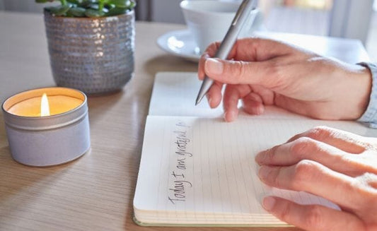 How to Start a Bedtime Journaling Habit (Even If You’re Not a ‘Journal Person’)